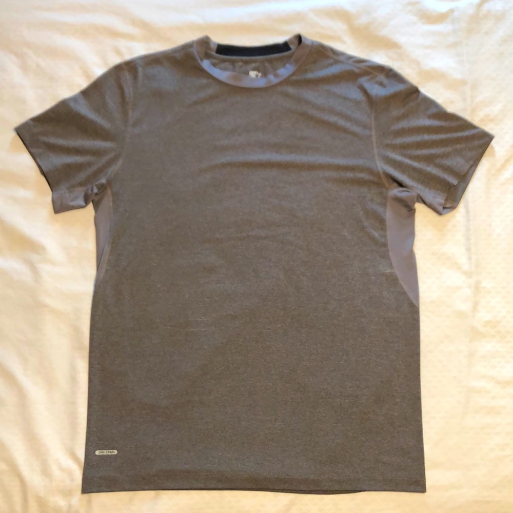 Starter brand polyester spandex mix T-shirt, Lg